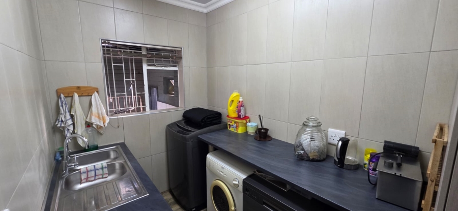 3 Bedroom Property for Sale in Flamwood North West